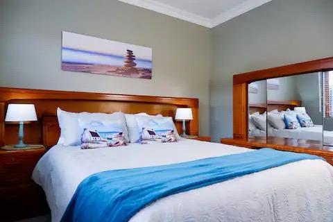 7 Bedroom Property for Sale in Hartenbos Central Western Cape